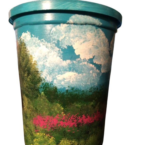 Hand-painted container - Picture 1 of 5
